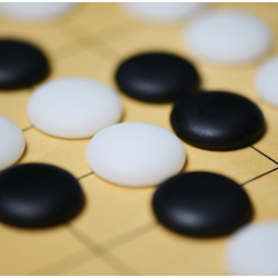 Lot de pierres de go et 2 paniers de rangement