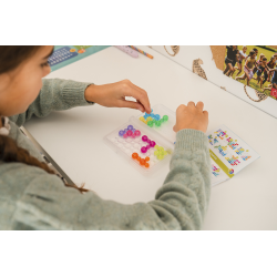 IQ Bubbles est un Casse-tête de la marque Smart Games