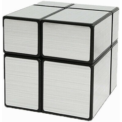 Le Mirror Cube QiYi ou Shengshou est un cube polymorphe