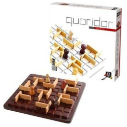 Quoridor est un jeu de stratégie abstrait disposant d'un beau matériel